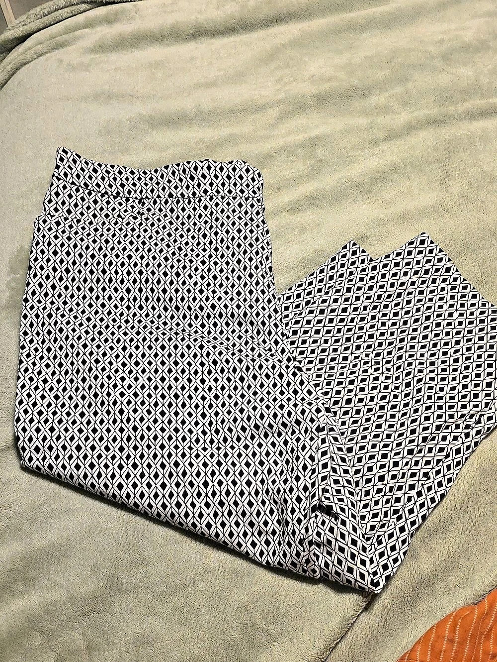 George Geometric Print Black & White Capri pants Size 18W-20W